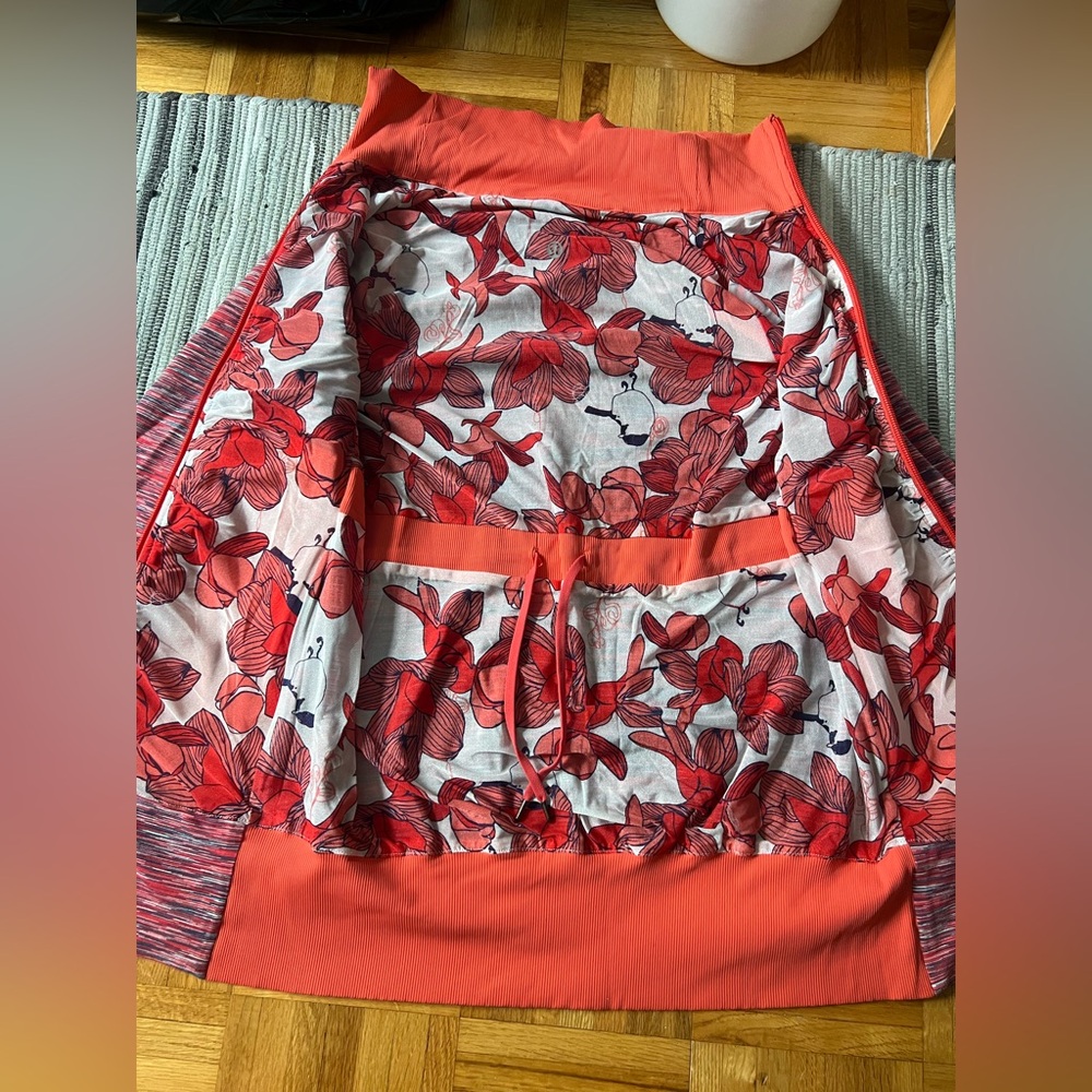 Lululemon Reversible Jacket - Picture 5 of 9